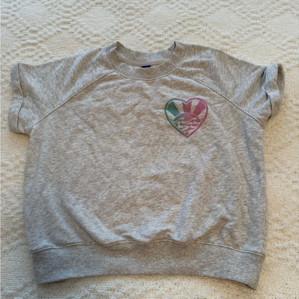 Old Navy Gray Kids Short Sleeve Sweatshirt with Multicolor Heart